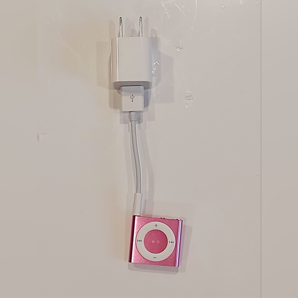 Pink Apple iPod Shuffle 4th Generation